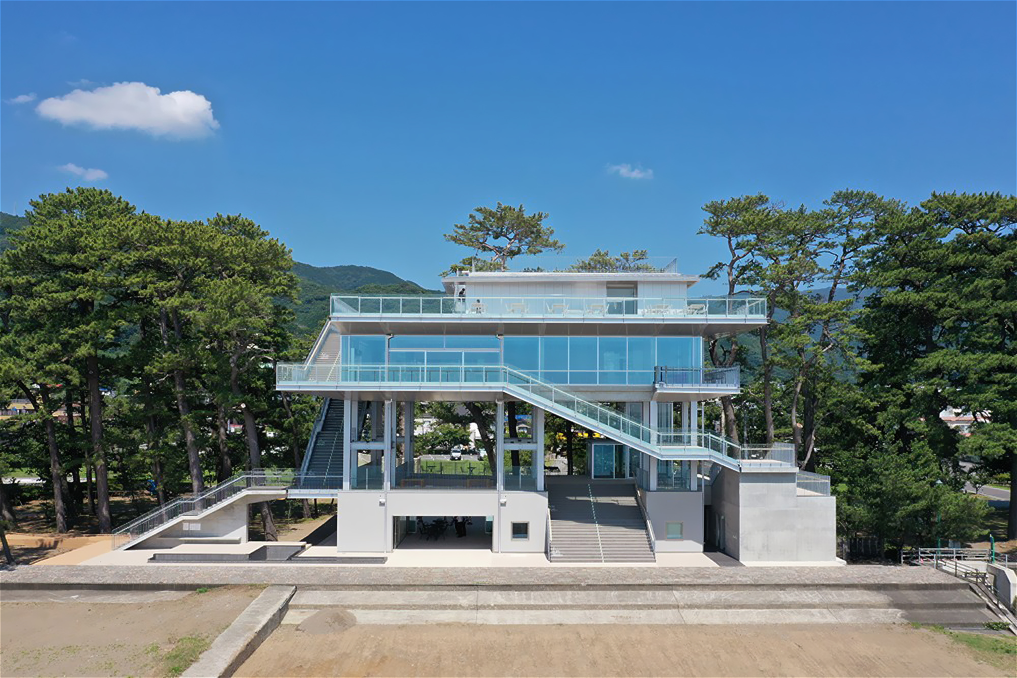 伊豆市津波避難複合施設 テラッセ オレンジ トイ